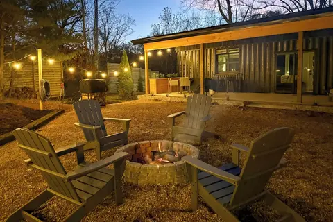 Container Cottage Between Knoxville & Sevierville!