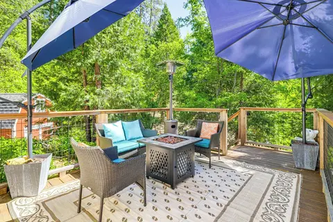 Peaceful Forest Views & Patio: Twain Harte Home