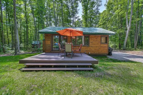 Cabin 600' to Manistee Lake Private Shared Access