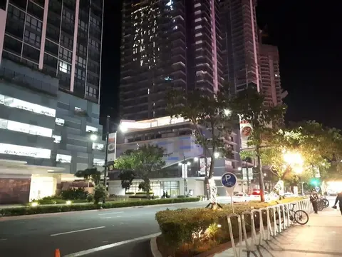 Uptown BGC near St. Luke's