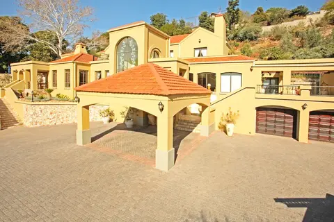 12 on Hillel Guest Manor