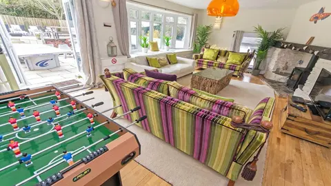 Shippenrill Croyde 6 Bedrooms, Sleeps 14, Hot Tub
