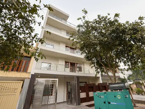 OYO 19525 Rg Corporate Suites