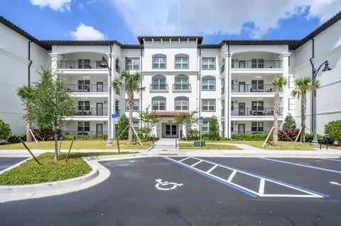 New Modern Vista Cay Reserve Condo - 6003