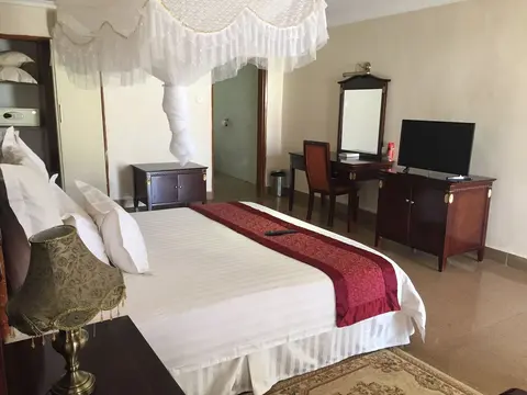 Golden Pillow Choma