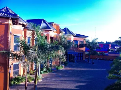 La Belva Court