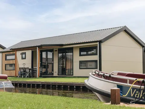 Nice and Cosy Chalet With ac and Sloop