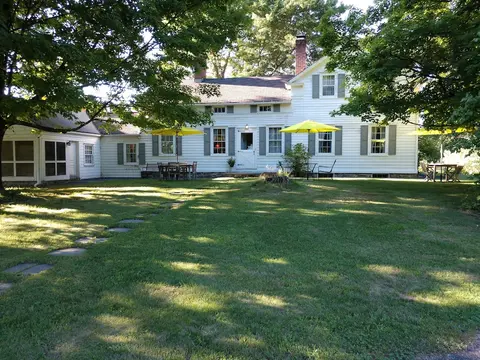 1805 House Bed and Breakfast