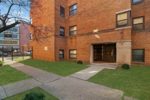 Comfy 2BR Rogers Park Apt in Sheridan