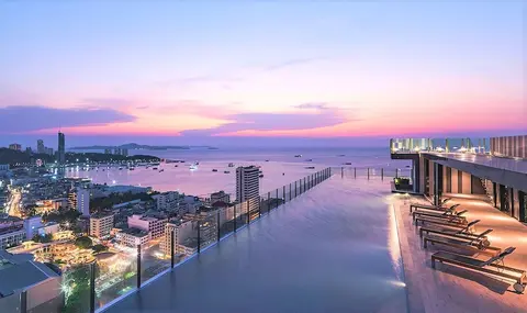 Central Pattaya Condo High Floor With A View