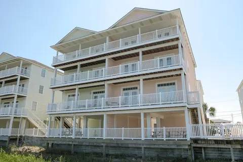 Grand Cayman B Holiday Home 8 bedroom By Affordable Large Properties