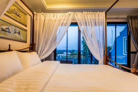 U Residence Hotel