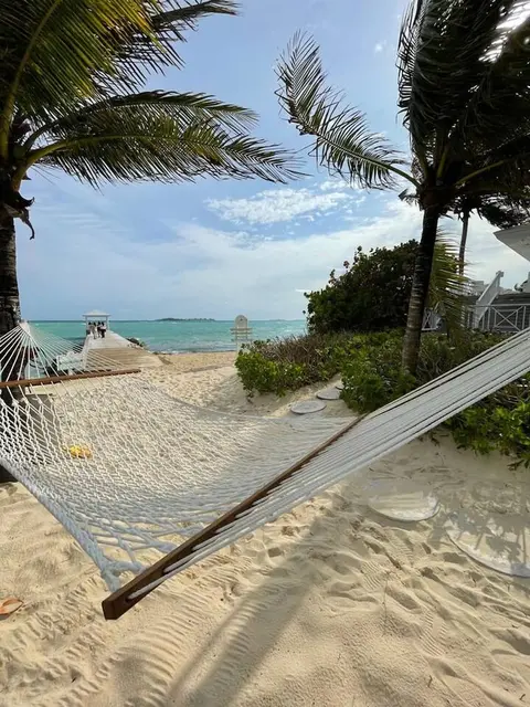 Beautiful Fam-friendly Property w Access to Sandyport Beach Resort
