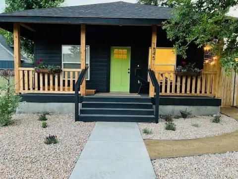 Darling 30 Day Minimum 2 Bedroom Home by RedAwning