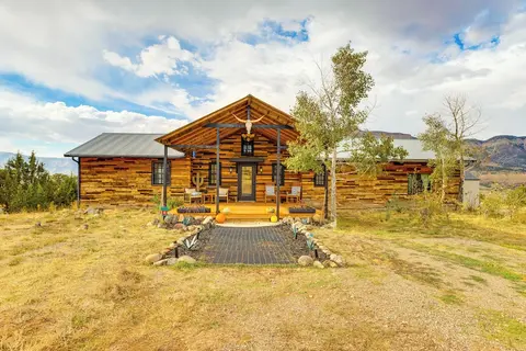 Colorado River Getaway in Parachute: Dogs Welcome!