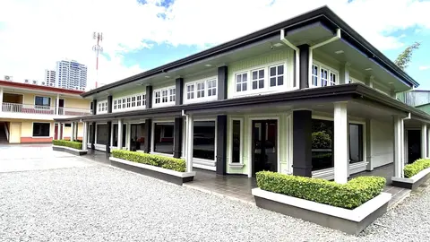 Prado Inn & Suites