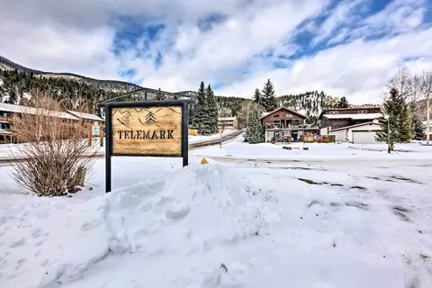 Waterfront Red River Haven: Walk to Ski Lift!