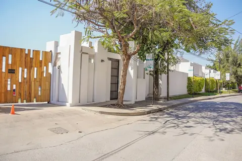 Modern House in Yautepec l Pool & Garden