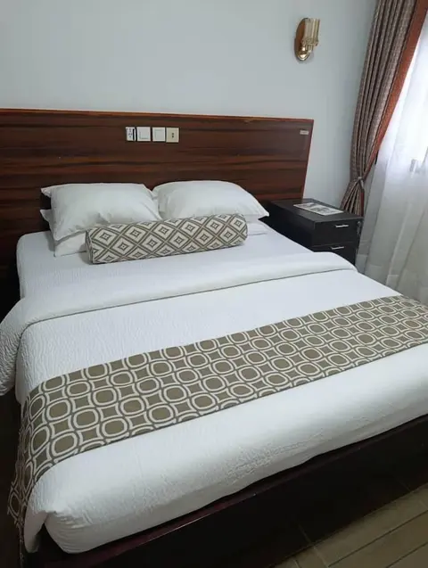 GUIM'S SQUARE HOTEL