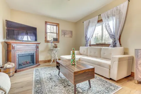 Grill & Fire Pit: New Market Getaway on 3-acres!