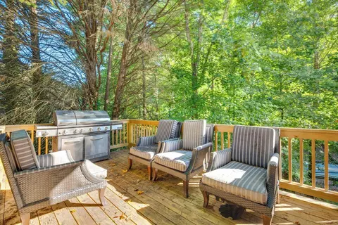 ~ 4 Mi to Marietta Square: Georgia Family Home