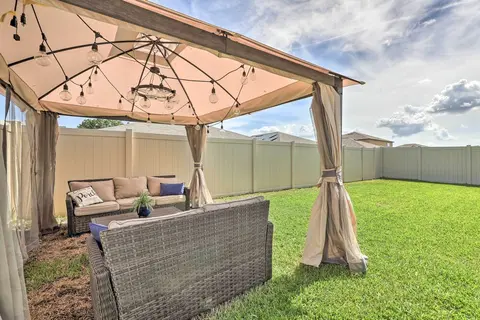 Modern & Bright Ruskin Home Near Bahia Beach!