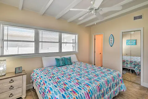 Single-story Ormond Beach Home, Walk to Water