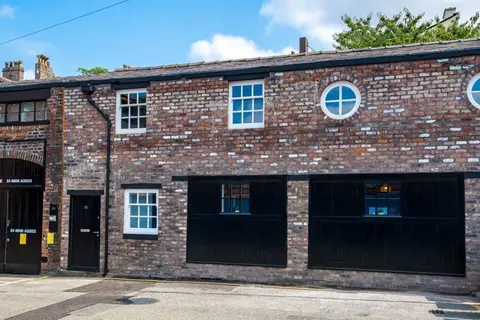 Host Apartments The Roscoe Carriage House