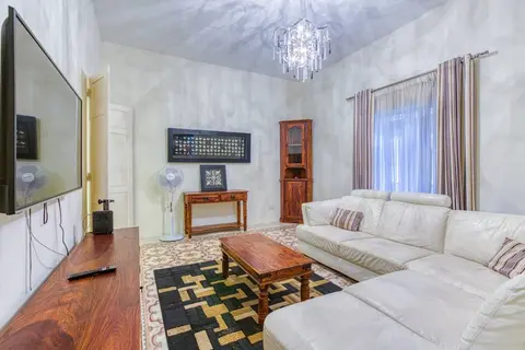 St James the Traditional 4-bed Townhouse Terrace