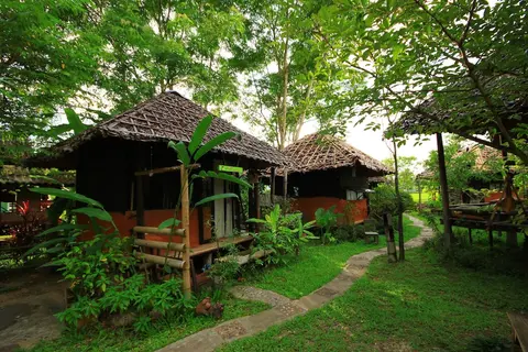 Khun Nai Tern Sai - Adults Only