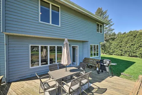 Coloma Escape w/ Fire Pit < 1 Mi to Lake!