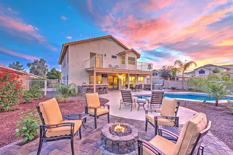 Hot Tub & Pool: Stunning Goodyear Home Near Lakes