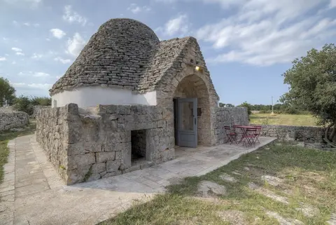 Trullo Pagliaro Cisternino by Typney