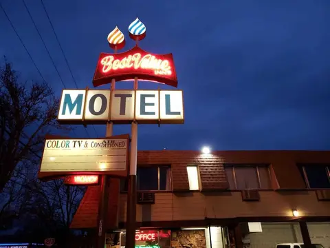 Best Value Inn by OYO Portland OR South East