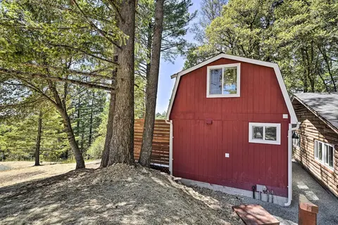 Mountain Homestead: Swim, Hike, & Camp On-site!