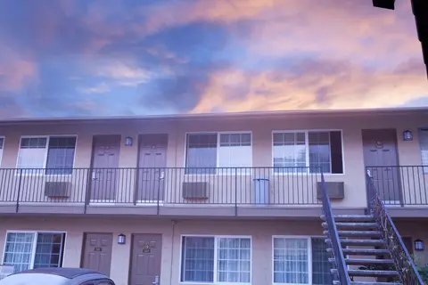 Stardust Inn