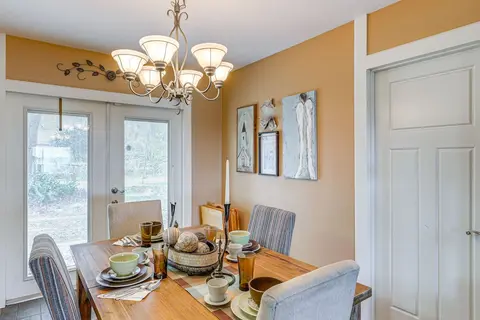 Auburndale Vacation Rental w/ Yard & Lake Views