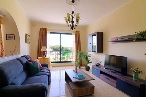 Peaceful Haven With Stunning Views Close to sea