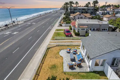 Carlsbad Blvd Villa in Carlsbad
