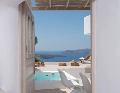 Globe Suites