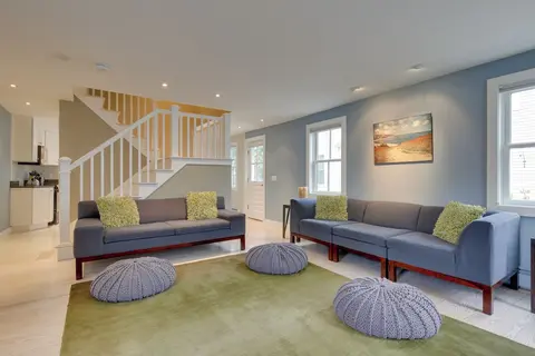 Walk to Beach: Gem w/ Patio & BBQ in Provincetown