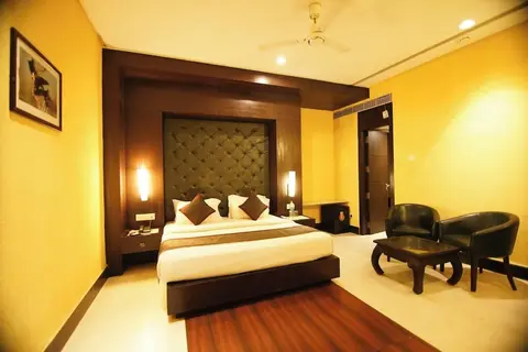 Hotel The Golden Oak Central by Citrus Prime