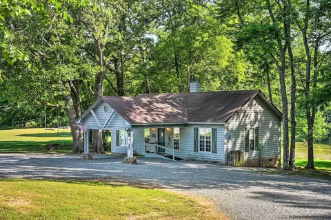 Cabin in Resort - 1/2 Mi to Guntersville Lake!