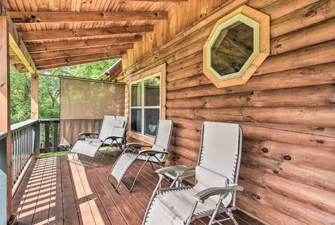 Maggie Valley Family Cabin w/ Porch & Fire Pit!