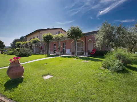 Holiday Home in Braccagni With Wellness & Golf