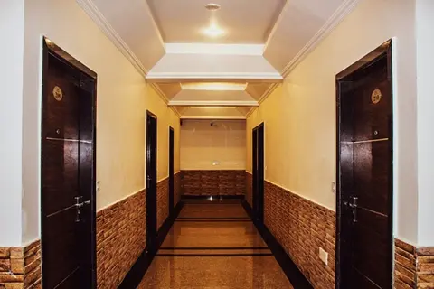 Hotel Charan Kamal