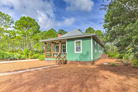 Breezy Home w/ Grills, Pool & Beach Access!