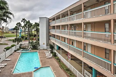 Beachfront Corpus Christi Condo w/ Deck & Views!