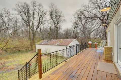 6 Mi to Lake Michigan: Coloma Farmhouse