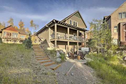 Winter Park Area Cabin, Hot Tub & Mountain Views!